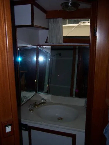 1995 Lien Hwa Vitesse Yacht Fisher