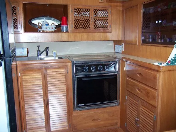 1995 Lien Hwa Vitesse Yacht Fisher