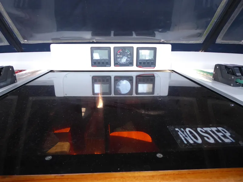 Instruments companionway