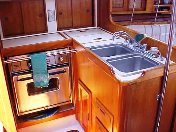 1988 Ericson 200