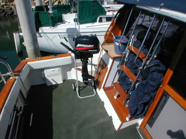 1984 Bayliner 3270 Explorer