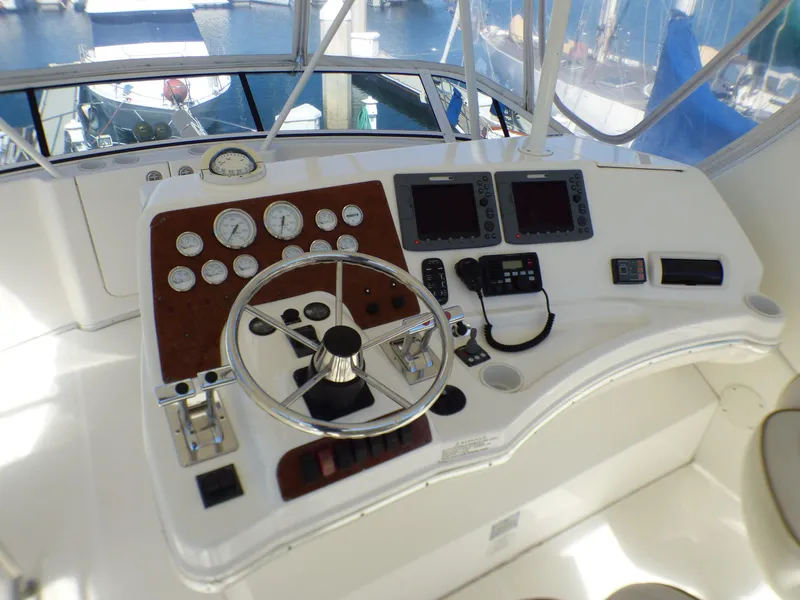 2005 Silverton 38 Convertible