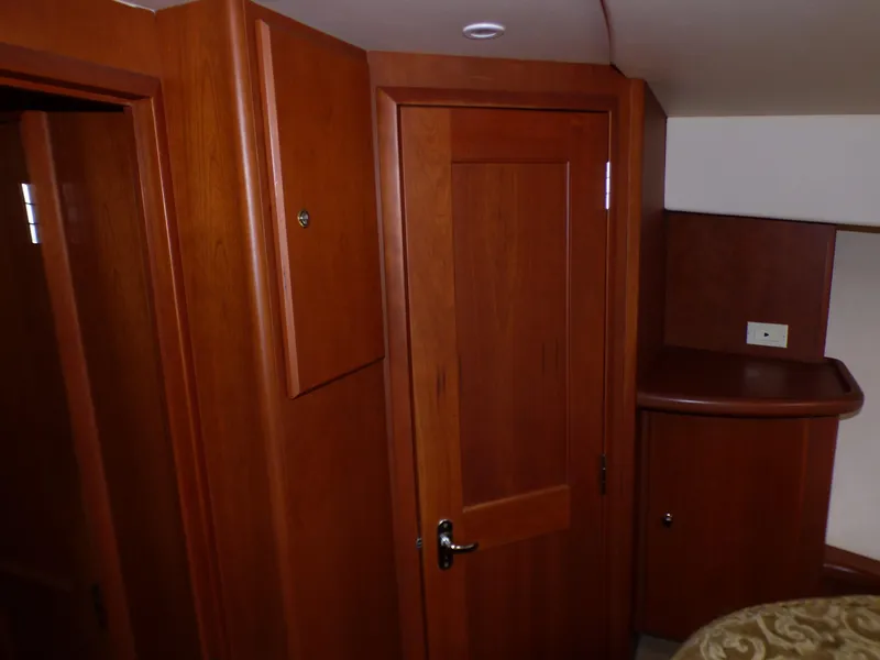 2005 Silverton 38 Convertible