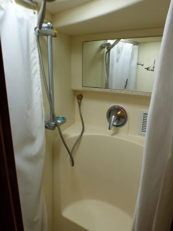 2005 Silverton 38 Convertible