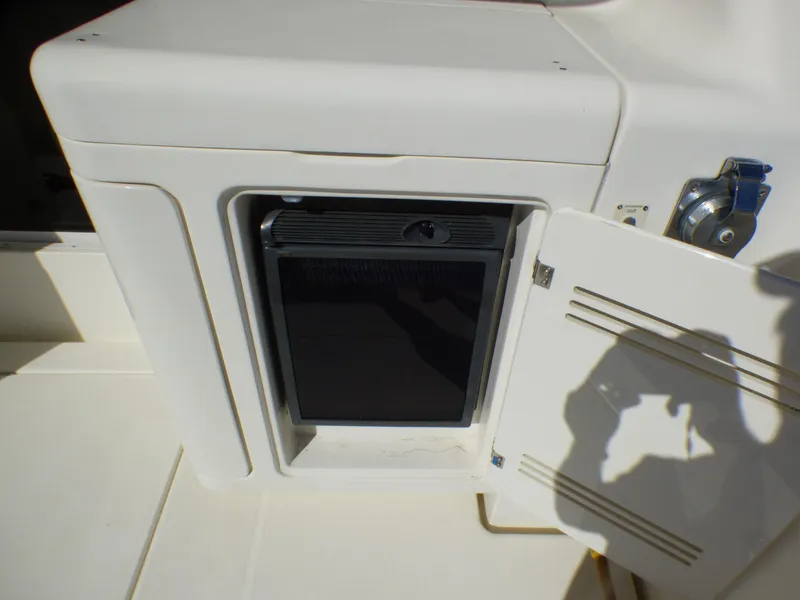 2005 Silverton 38 Convertible