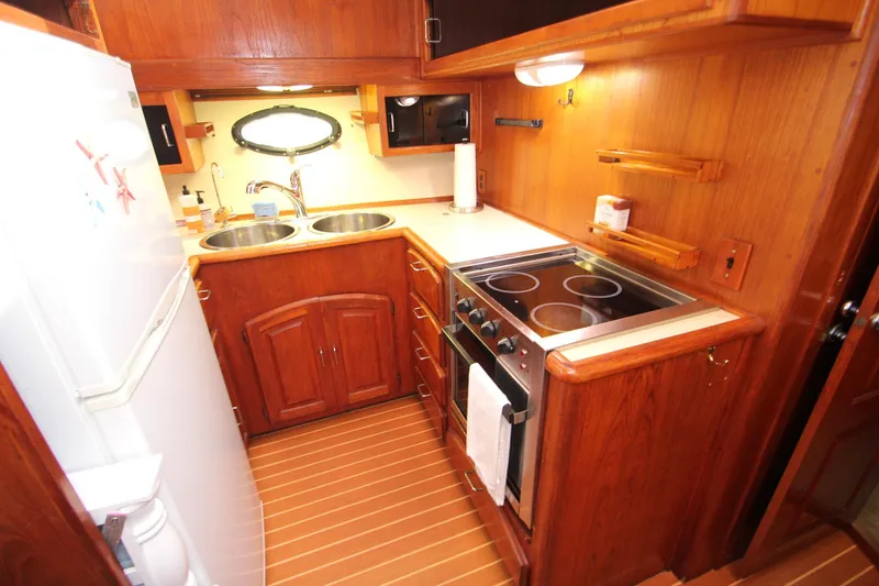1988 Californian 48 Cockpit Motor Yacht