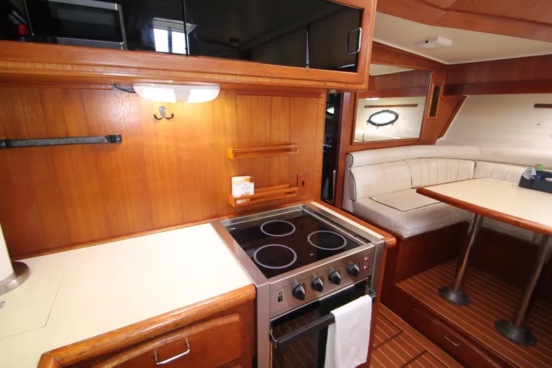 1988 Californian 48 Cockpit Motor Yacht
