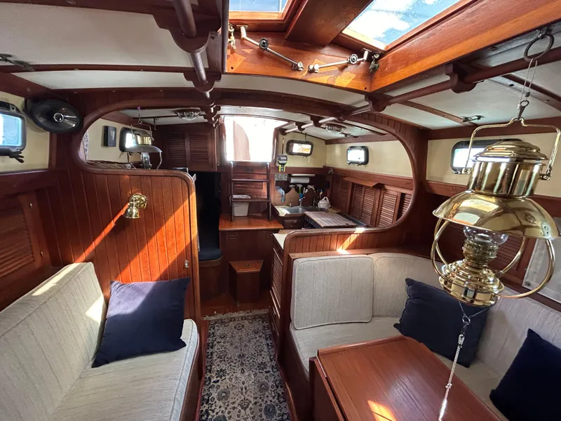 Salon Looking Aft