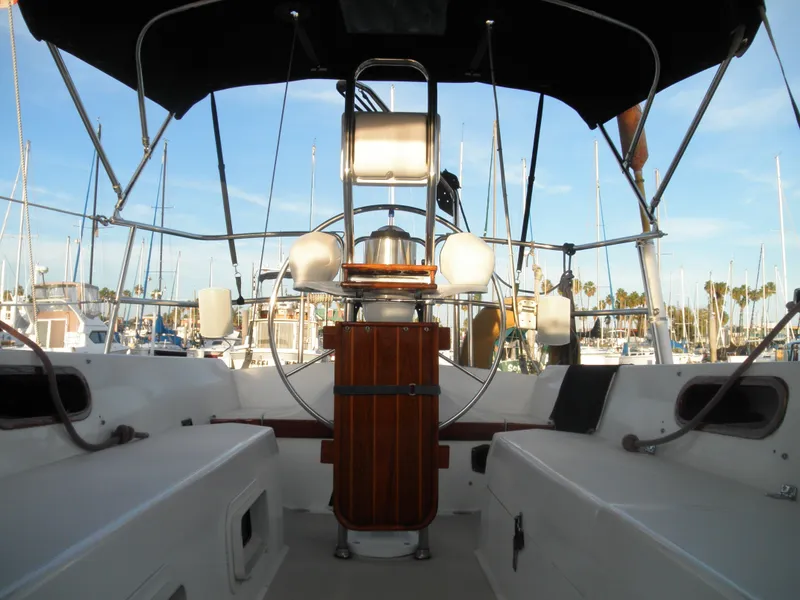 Cockpit & Pedestal