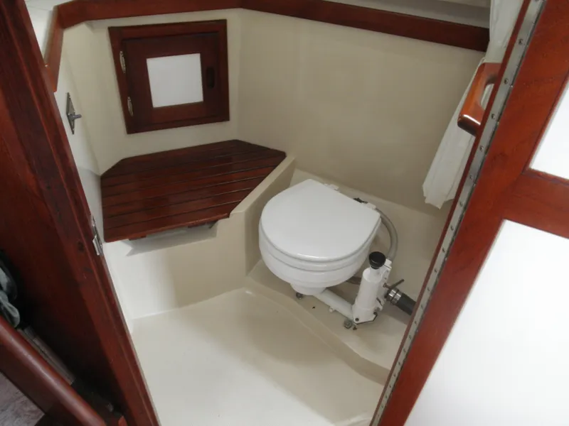 Head & Shower Compartment