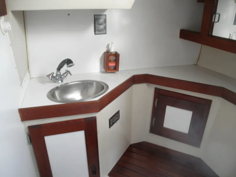 Head & Shower Compartment