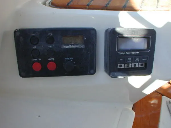 1985 Beneteau First 375