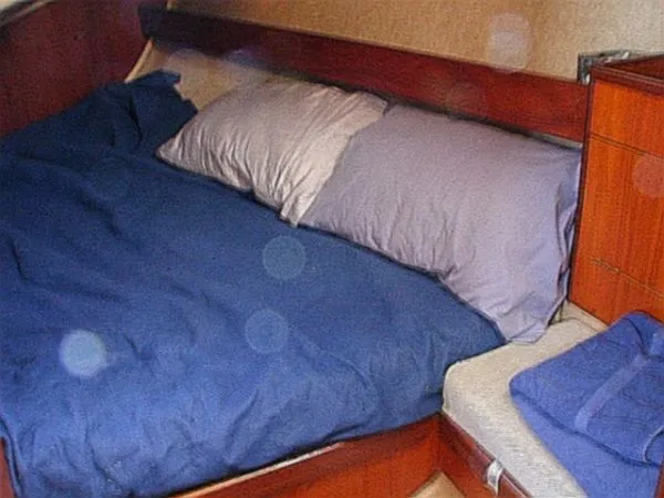 1985 Beneteau First 375