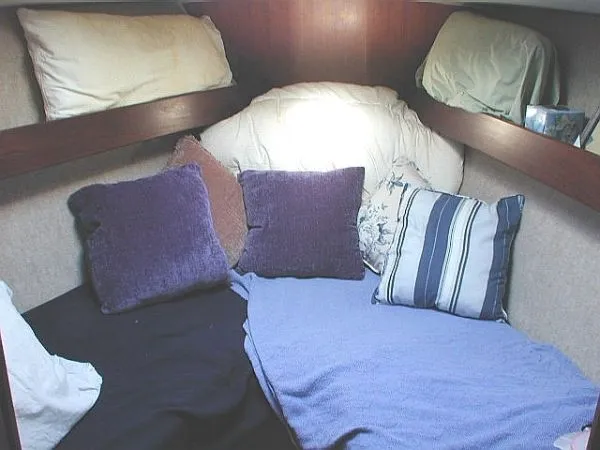 1985 Beneteau First 375