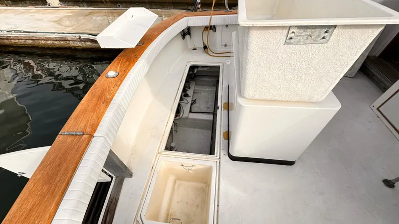 1989 Egg Harbor 43 Convertible Sport Fisherman