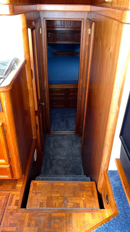 1989 Egg Harbor 43 Convertible Sport Fisherman