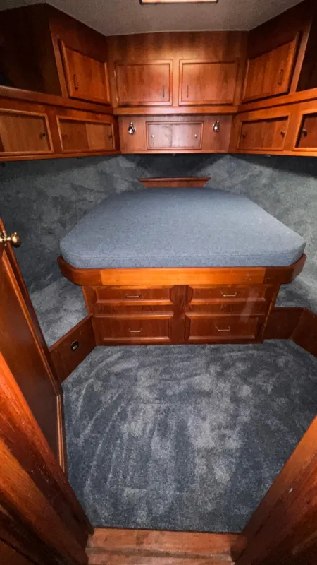 1989 Egg Harbor 43 Convertible Sport Fisherman