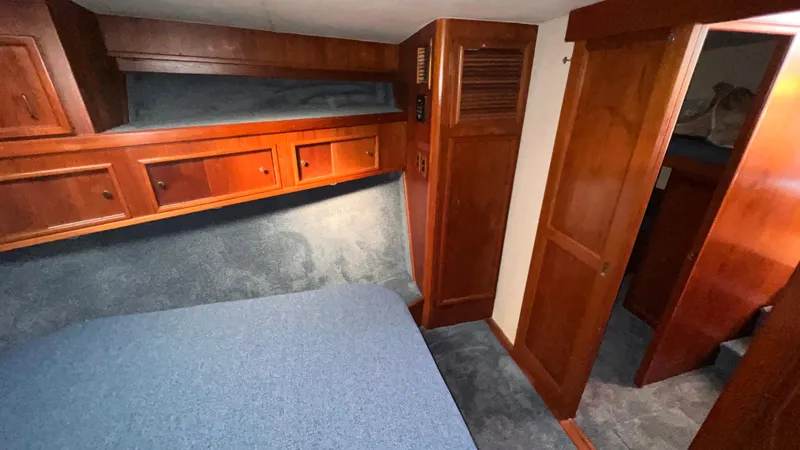 1989 Egg Harbor 43 Convertible Sport Fisherman