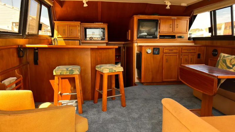 1989 Egg Harbor 43 Convertible Sport Fisherman