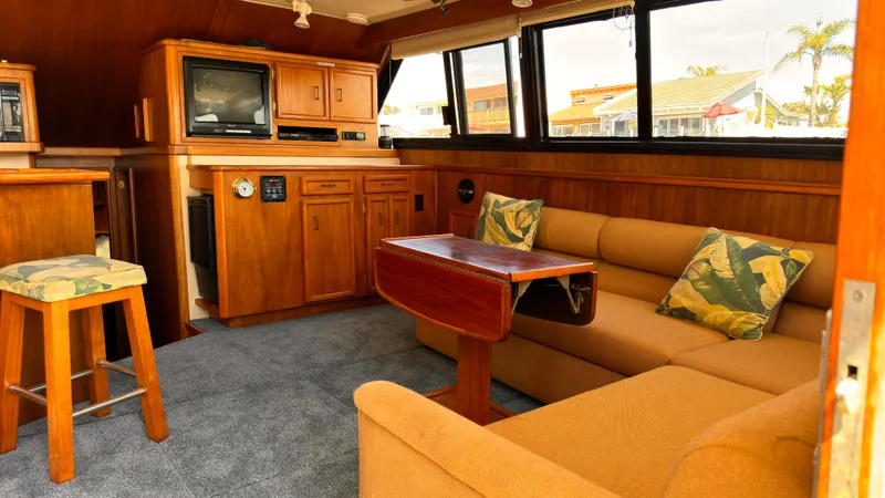1989 Egg Harbor 43 Convertible Sport Fisherman