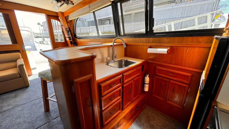 1989 Egg Harbor 43 Convertible Sport Fisherman