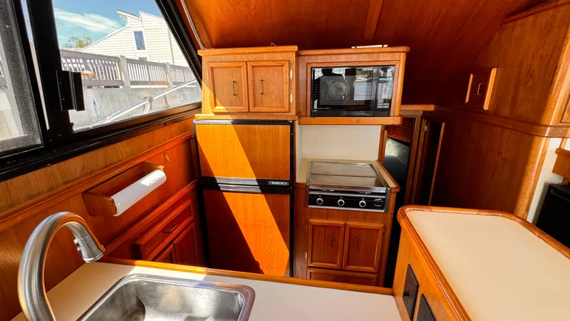 1989 Egg Harbor 43 Convertible Sport Fisherman