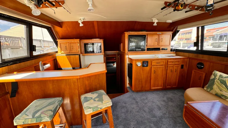 1989 Egg Harbor 43 Convertible Sport Fisherman
