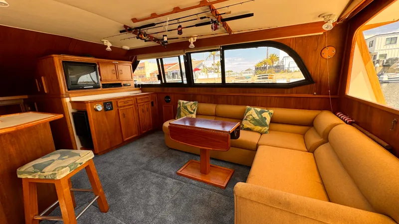 1989 Egg Harbor 43 Convertible Sport Fisherman