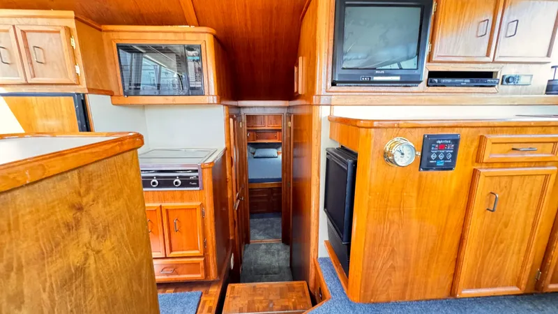1989 Egg Harbor 43 Convertible Sport Fisherman