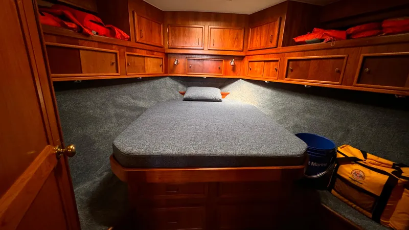 1989 Egg Harbor 43 Convertible Sport Fisherman