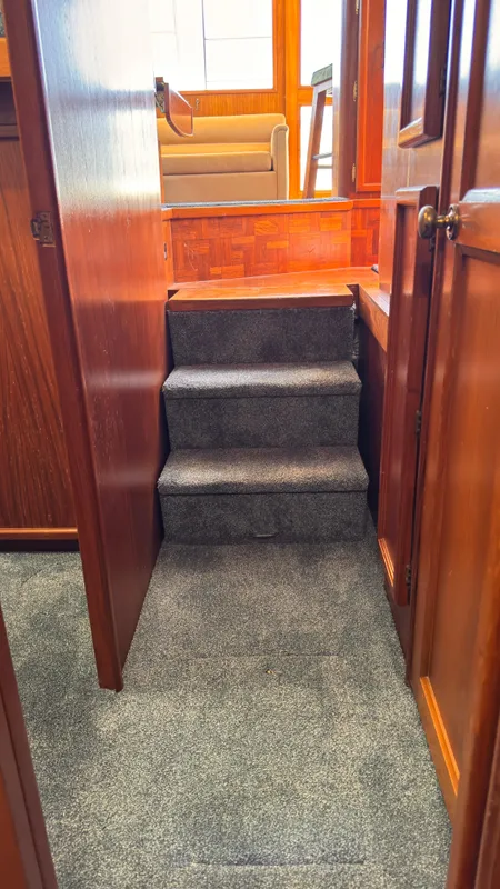 1989 Egg Harbor 43 Convertible Sport Fisherman