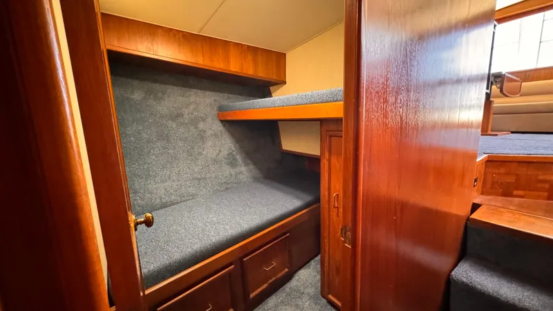 1989 Egg Harbor 43 Convertible Sport Fisherman