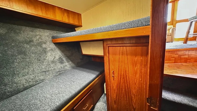 1989 Egg Harbor 43 Convertible Sport Fisherman