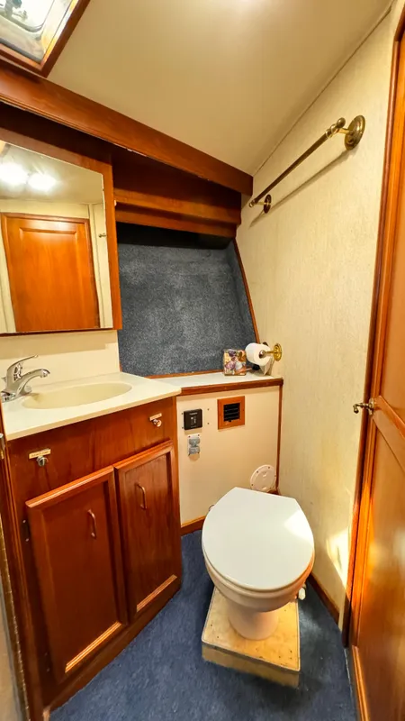 1989 Egg Harbor 43 Convertible Sport Fisherman