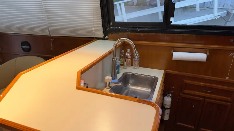 1989 Egg Harbor 43 Convertible Sport Fisherman