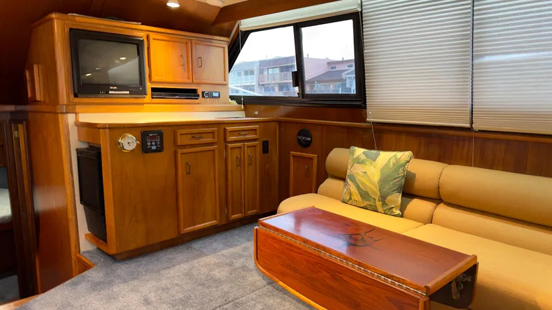1989 Egg Harbor 43 Convertible Sport Fisherman