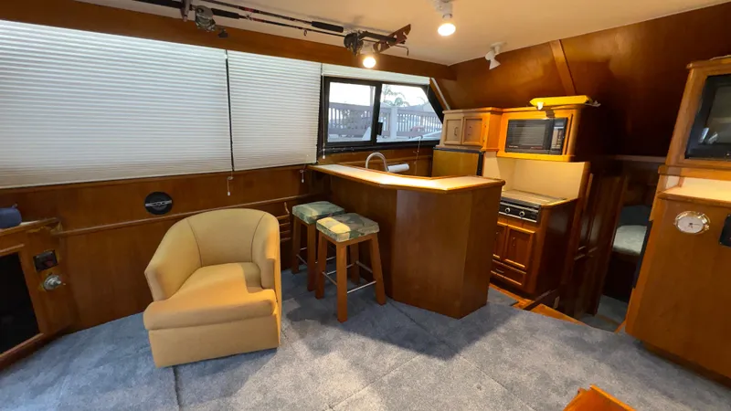 1989 Egg Harbor 43 Convertible Sport Fisherman