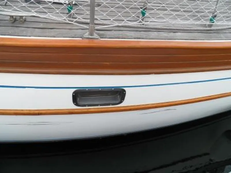 HULL PORT