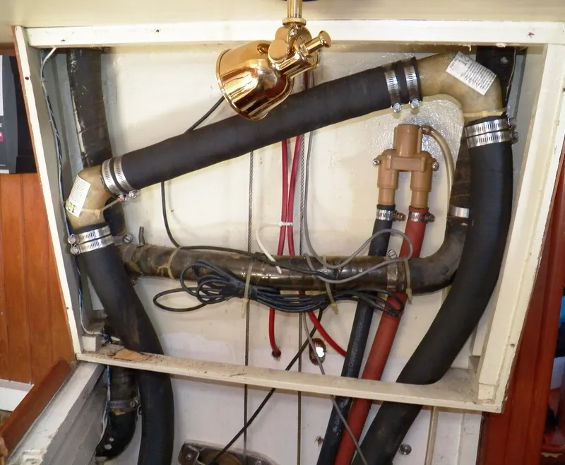 EXHAUST AND COOLING BACKFLOW PREVENTERS