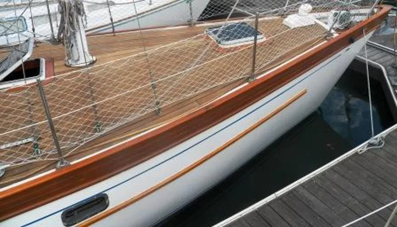 STB. SIDE AND DECK WITH HATCHES