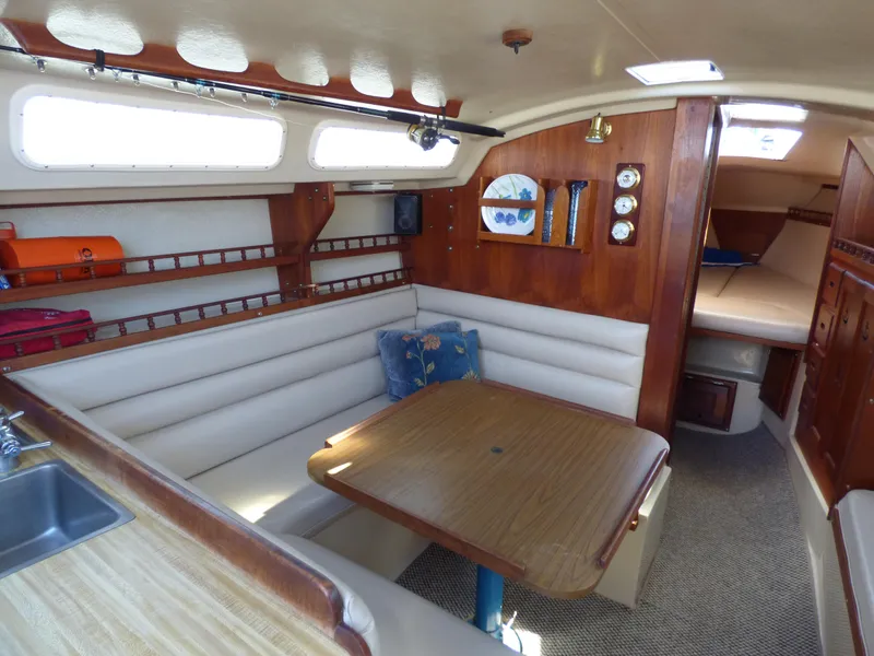 1982 Catalina 30