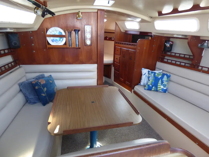 1982 Catalina 30