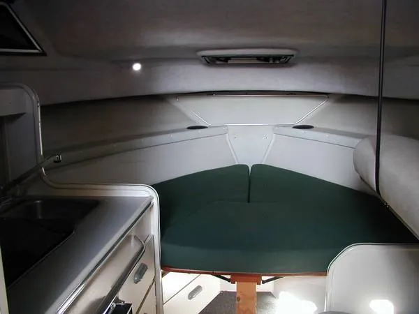 V berth