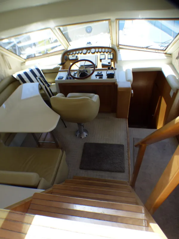 2006 Navigator 4800 Pilothouse/Sedan