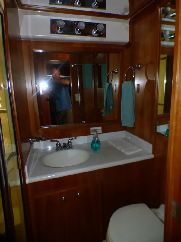 2006 Navigator 4800 Pilothouse/Sedan