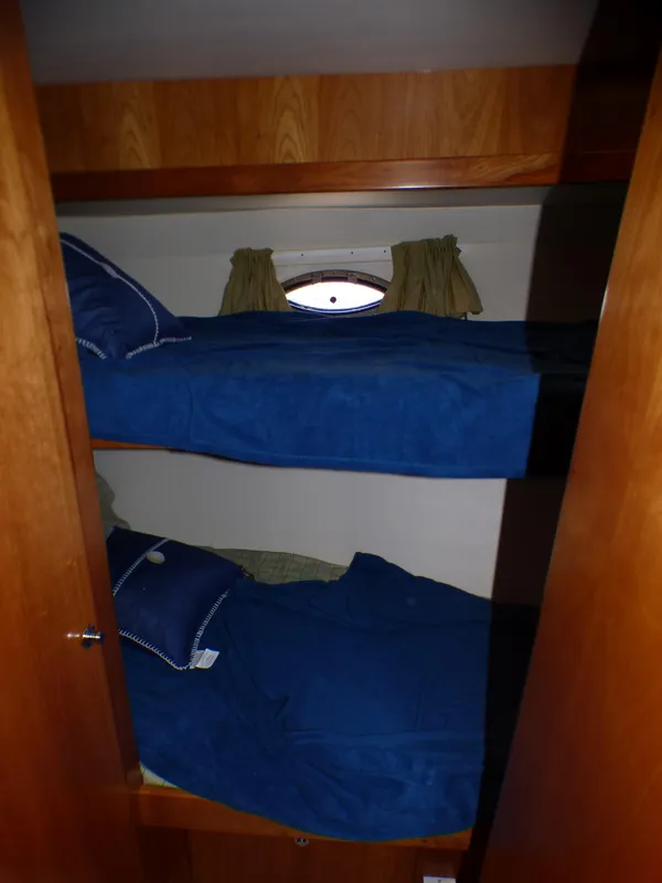 2006 Navigator 4800 Pilothouse/Sedan