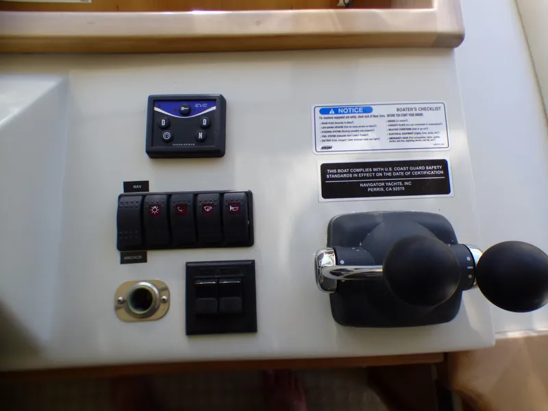 2006 Navigator 4800 Pilothouse/Sedan