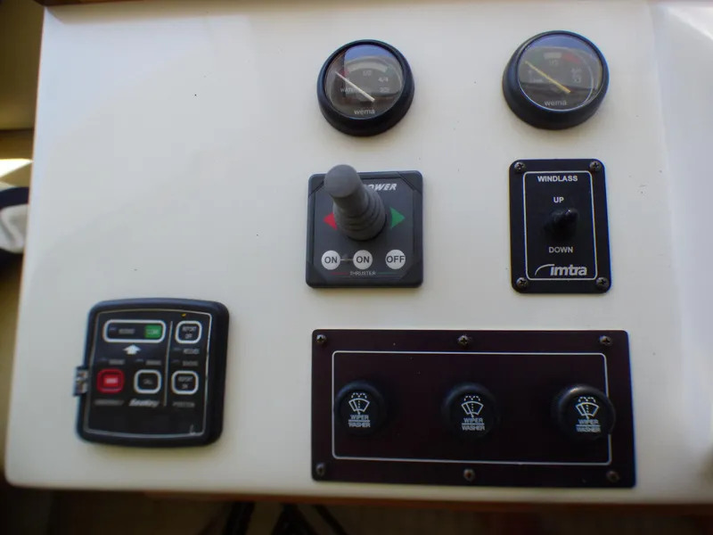 2006 Navigator 4800 Pilothouse/Sedan
