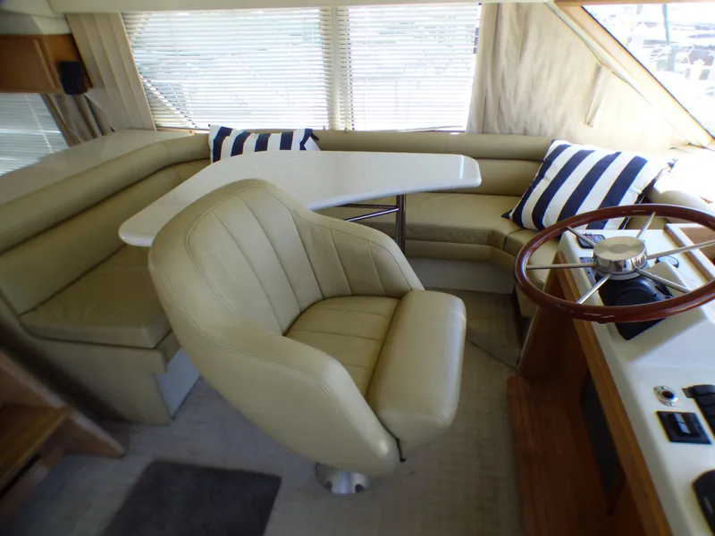 2006 Navigator 4800 Pilothouse/Sedan
