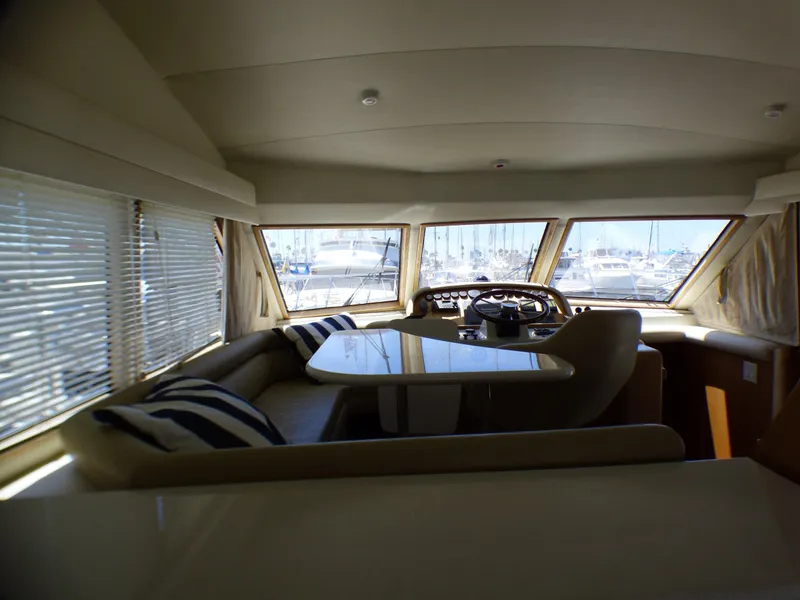 2006 Navigator 4800 Pilothouse/Sedan